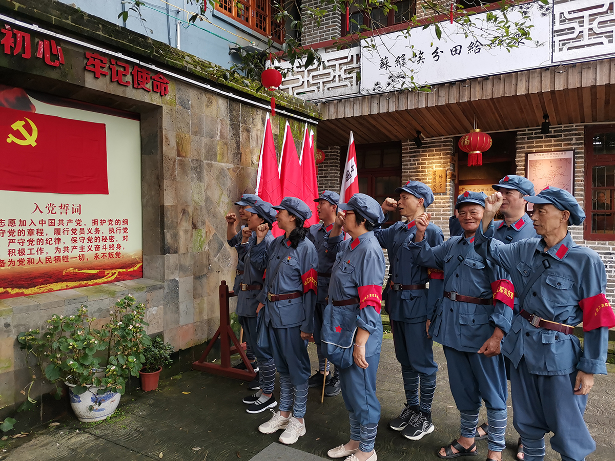 虹潤公司黨支部組織開展“尋找紅色足跡，牢記初心使命”主題黨日活動