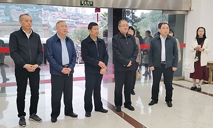 福建省政協(xié)副主席、省工商聯(lián)主席王光遠一行視察虹潤公司
